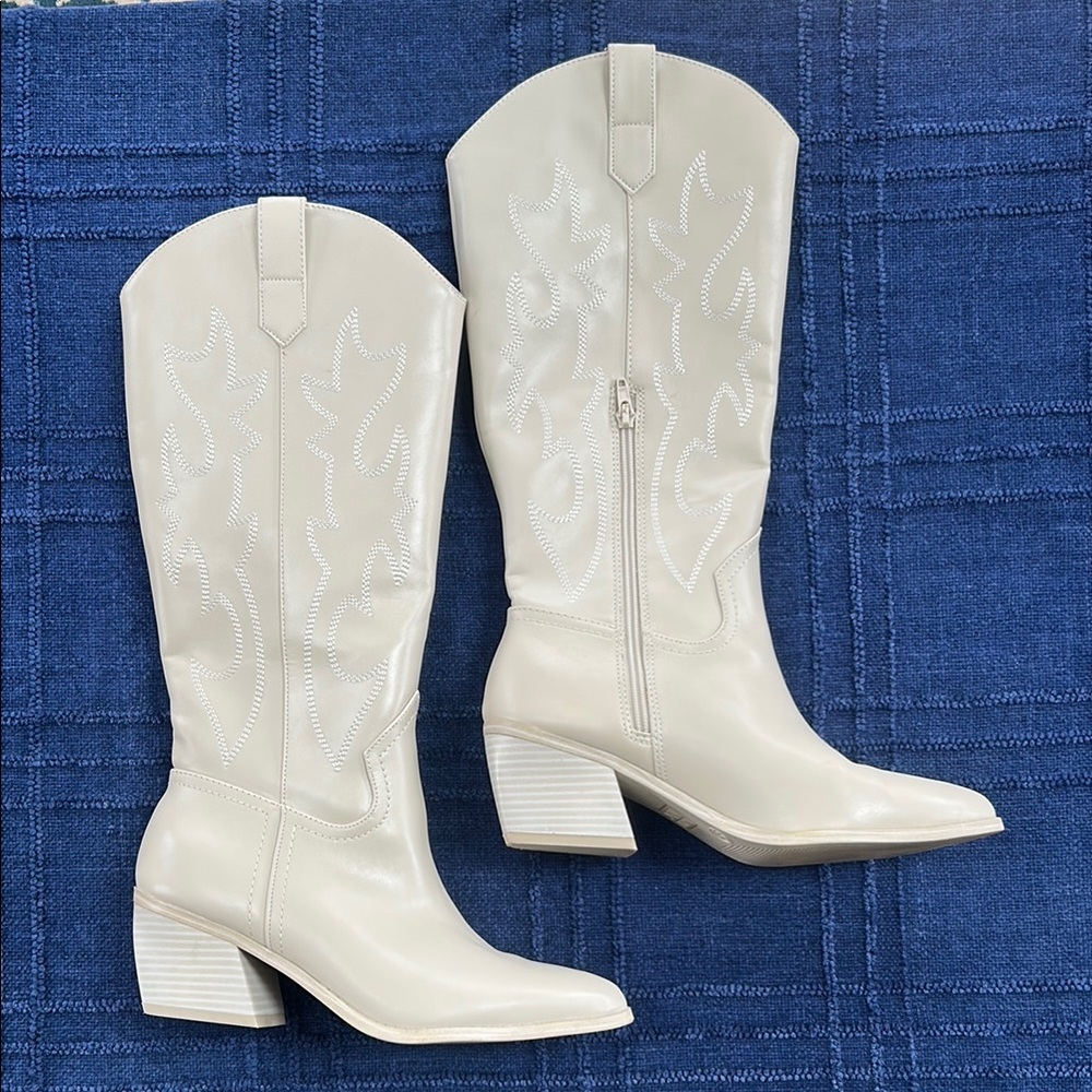 Elegant Cream Heeled Boots